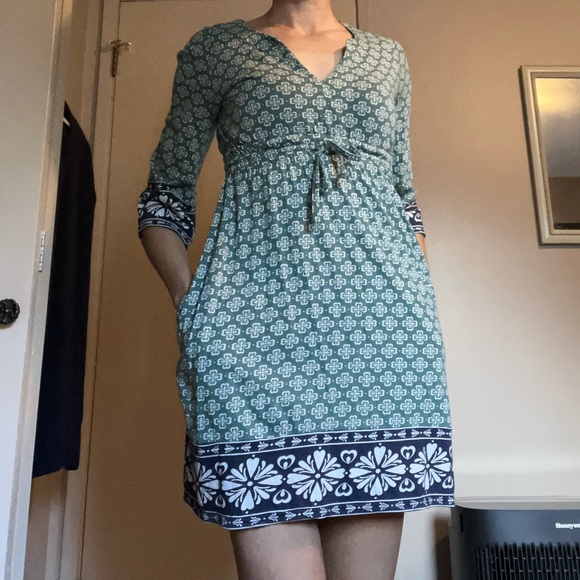 Roots brand spring/summer dress with pattern including pockets - Picture 2 of 4